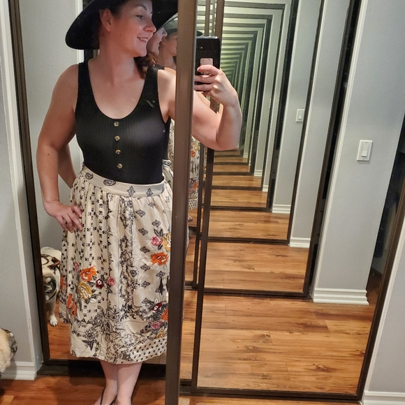 Meet your Posher, Tara - Picture 3 of 13